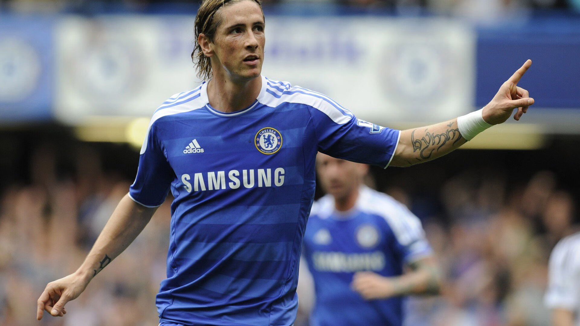 接力大战美国领先 全场沸腾,美国接力比赛